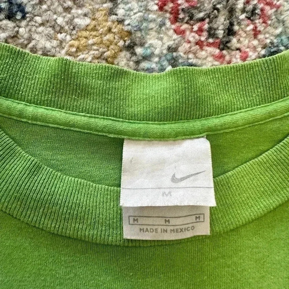 Vintage Nike  Record Breakers Shoes T-shirt Medium - Picture 3 of 7